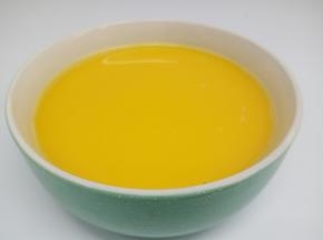 这是过滤好的鸡蛋液，基本上没有泡了