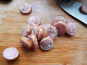 还有一根香肠切片