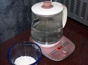 选择甜品程序，先把水烧开。