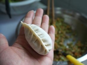 我再包几个麦穗饺子，也有朋友说这是小老鼠饺子，哈哈，不管叫啥，都是这个模样啦