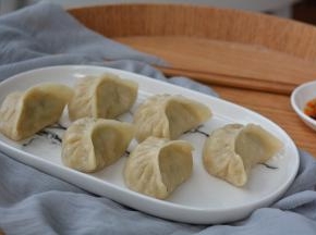 柔软的半月蒸饺