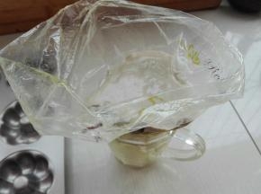 装入裱花袋中