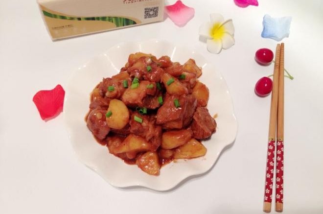 土豆烧排骨