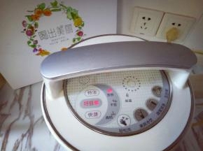 选择“好豆浆五谷”功能键，这样就不用管了，待豆浆机鸣笛。