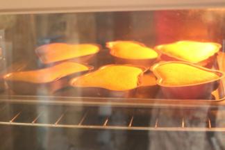 烤箱预热130度，烤30分钟。