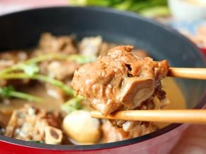 先来吃肉吧，啃骨头什么的简直是人生一大美事。