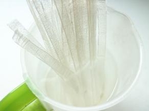 粉皮提前泡发。