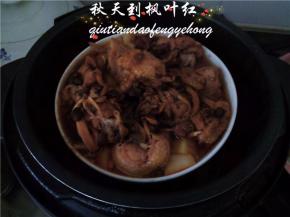 选择蒸煮键，30分钟后断电，自动减压后打开锅盖，香气四溢呀。