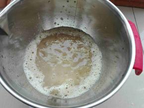 倒入打好的香蕉泥