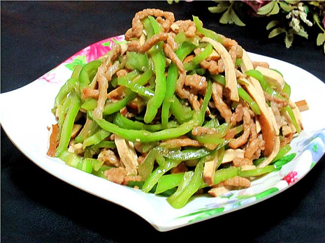 青椒香干炒肉丝