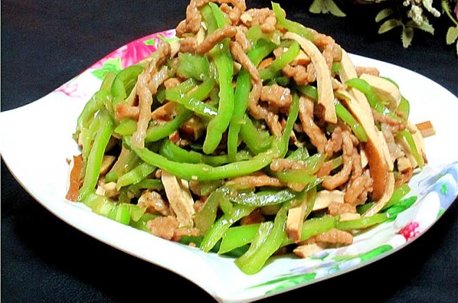 青椒香干炒肉丝