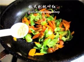 加入适量的鸡精