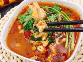 摆上一些香菜，美味可口下饭菜就好了