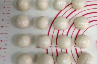 一一包好摆放好。