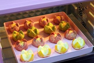 高颜值的椰蓉开口酥出炉啦。