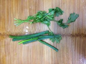 准备小葱和香菜