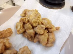 有点淡金黄色就捞出来。