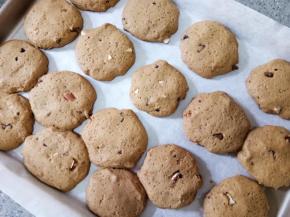 出炉冷却后就可以啦。外表有点脆，内里软软的，好吃。