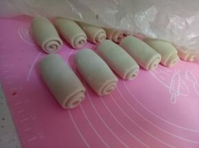 卷起来后盖住再静止15分钟 （冬天30分钟）。