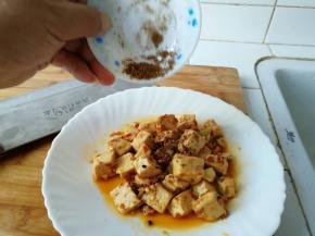 出锅后放入胡椒粉