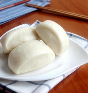 揉的好的面团，馒头蒸出来表面是非常光滑的