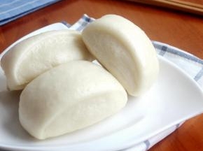 揉的好的面团，馒头蒸出来表面是非常光滑的