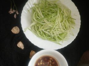 一切准备好，吃的时候倒入调味