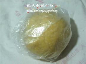 用保鲜膜包好放入冰箱，冷藏饧制10小时