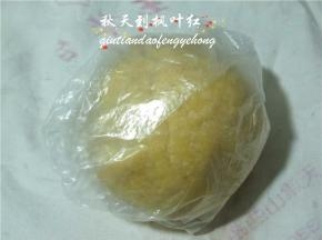 用保鲜膜包好放入冰箱，冷藏饧制10小时