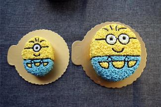 萌萌的小黄人亲子蛋糕完成咯！