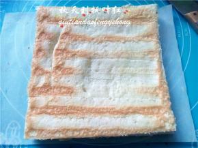 将边缘切除成整齐的面包片