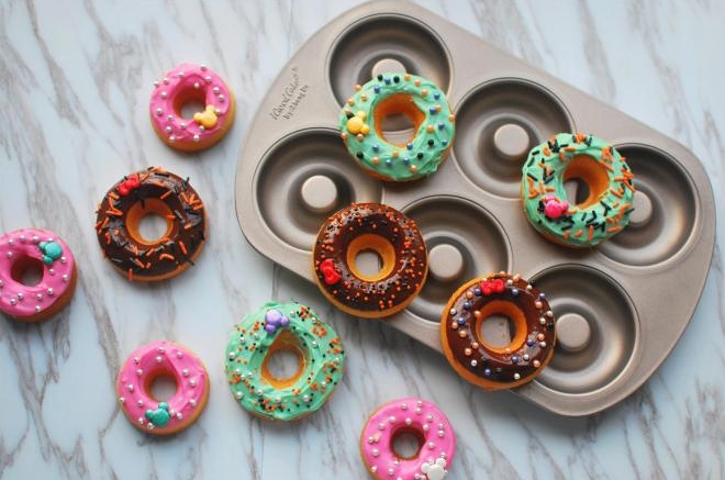 巧克力蛋糕甜甜圈