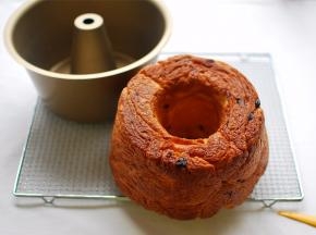 出炉后立即倒扣冷却。