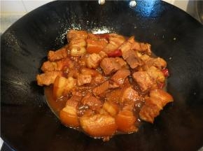 时间40分钟左右，中途要开盖检查水量，不足可以添加开水。