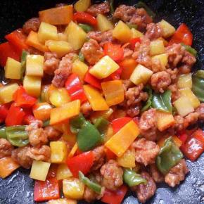  翻炒至酱汁收干