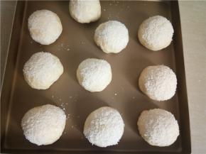 依次包好放入烤盘。