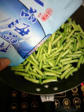 加入少许的盐；