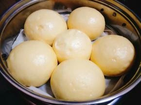 成品一    热腾腾的南瓜面豆沙包馒头出锅喽！