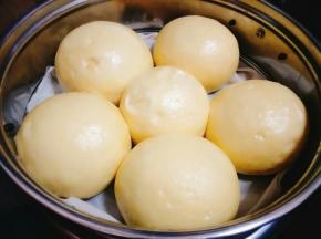成品一    热腾腾的南瓜面豆沙包馒头出锅喽！