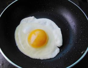 先煎荷包蛋