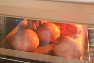 二发完成后，表面刷配方外蛋液，烤箱预热150度，中层烤15分钟。出炉晾凉。