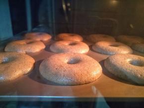 14.烤箱上下火170度，烤20分钟。