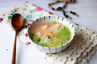 好喝的芹菜虾仁粥。