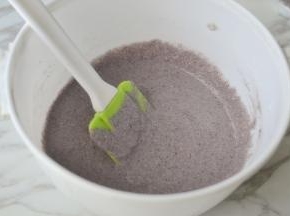 搅拌均匀到无颗粒状态