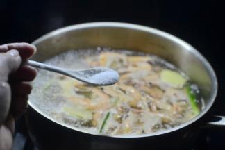 加入一大勺的盐