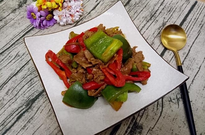 灯笼椒炒肉片