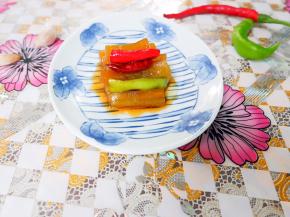 中间吃完了还想吃可以续一次青瓜。