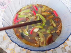 取用的时候用干净的筷子取用，可存放一个星期左右。