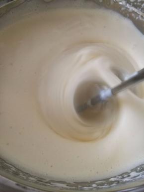 4.打到变成细腻蓬松