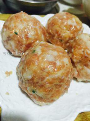 6. 包成一个一个肉丸子。